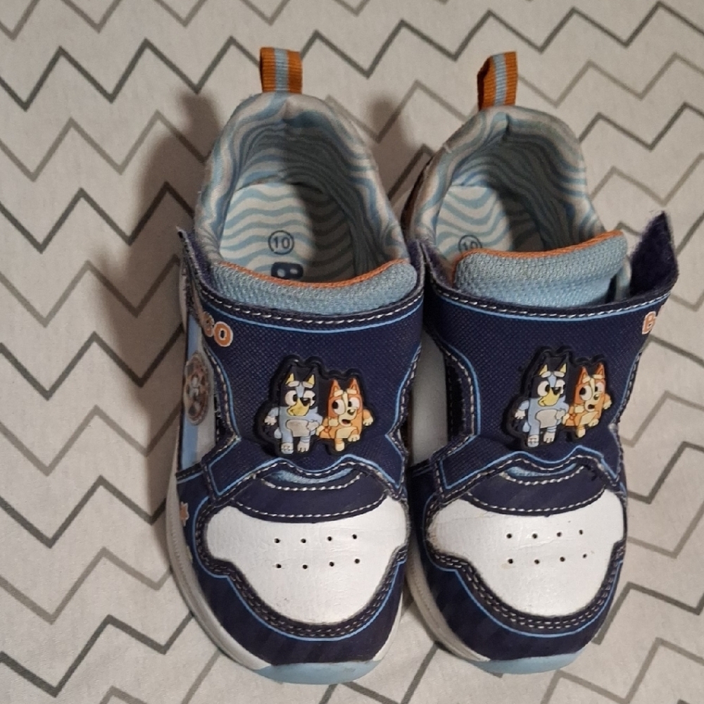 Bluey Kids Sneakers with light up Heels Size 10 Toddler